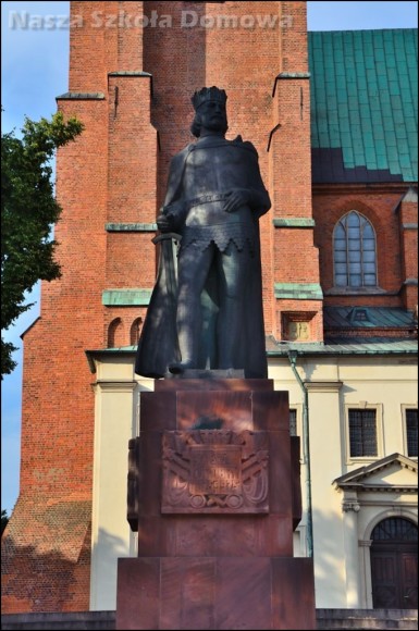 KAtedra w Gnieźnie - pomnik Bolesława Chrobrego